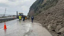 Zonguldak'ta Heyelan Nedeniyle Yol Kapandı