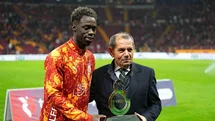Davinson Sanchez'e Galatasaray'da Plaket Verildi
