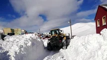 Bayburt’ta kar ve tipiden kapanan 70 köy yolunda çalışmalar sürüyor