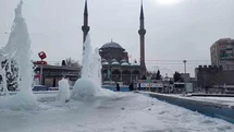 Kayseri buz tuttu: 2 ilçede hava sıcaklığı -23 olarak ölçüldü