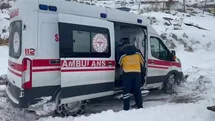Gercüş'te Mahsur Kalan Ambulans Kurtarıldı