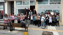 Simav'da Öğrencilere Hediye Dağıtımı