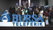 Bursa'da Teleferik Kuyruğu Uzadı