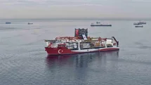 İstanbul Boğazı'nda Türk Sondaj Gemisi
