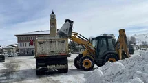 Gökçedere’de karla mücadele çalışmaları sürüyor