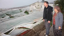 Kumluca'da Hortum Hasar Verdi