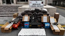 Mersin'de Kaçak Sigara Fabrikası Gibi Ev: 3 Otomatik Makine, 384 Bin Makaron ve 530 Kg Tütün Ele Geçirildi