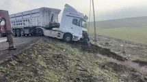 Mardin'de Kontrolden Çıkan Tır Savruldu