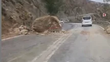 Aydıncık - Bozyazı Yolunda Yola Kaya Düştü!