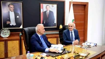 Bakan Ersoy, Malatya'da Başkan Er'i Ziyaret Etti