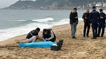 Alanya’da 2,5 ay önce sahilde bulunan ceset ihbarı yamaç paraşütü pilotu kamerasında