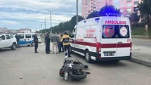 Samsun'da Motosiklet ve Otomobil Çarpıştı