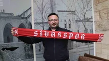Sevgililer gününde eşini yalnız bırakıp Sivasspor’u seçti