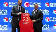Türkiye Basketbol Federasyonu ile Türkiye Sigorta arasında Milli Takımlar ana sponsorluk anlaşması yenilendi