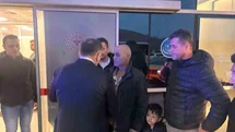 Vali Hacıbektaşoğlu maden ocağındaki göçükte yaralanan işçiyi hastanede ziyaret etti