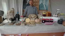 Çiftçilerden topladıklarıyla ramazan kolisi hazırlıyorlar