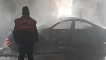 Otomobil yangını paniğe neden oldu