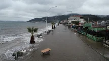 Gemlik'te Deniz Taşkını Yaşandı