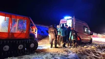 Mahsur kalarak donma tehlikesi geçiren 3 işçiyi ekipler kurtardı