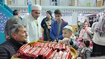 Van'da İmamdan Çocuklara İkramlar