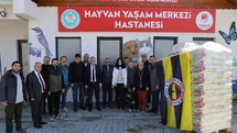 Fenerbahçeliler'den Hayvanlar İçin Bağış