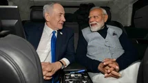 Netanyahu, Modi'yi Hint Kıyafetiyle Karşıladı