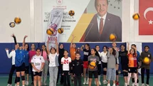 Tomarza’da Voleybol Kursları Devam Ediyor