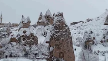 Kapadokya kar altında kartpostallık görüntüler oluştu