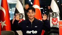 Hyeon-gyu Oh İmza Gününde Beşiktaş Taraftarlarıyla Buluştu
