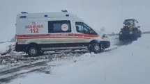 Kars'ta Ambulanslar Karla Mahsur Kaldı