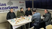 Öğrencilerle iftarda bir araya geldiler