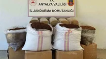 Antalya'da Kaçak Tütün Yakalandı