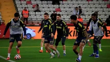 Fenerbahçe Antalyaspor Maçında 5 Değişiklik Yaptı