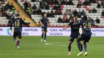 Fenerbahçe, Rize'de 2-0'dan geri döndü