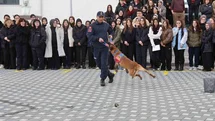 İtaat köpeği Nefes’ten öğrencilere nefes kesen gösteri