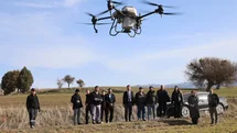 Tavas Belediyesinden çiftçiye dronlu gübreleme desteği