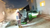 Van'da Park Halindeki Araç Yandı
