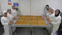 Gaziantep'te Kız Öğrencilerin Baklava Üretimi