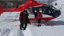 Kar Engeli Aşıldı, Ambulans Helikopterle Tedavi Edildi