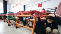Gebze’de ilkokul öğrencilerine yönelik deprem tatbikatı yapıldı