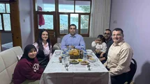 Kemah Kaymakamı Tutay ailesiyle iftar sofrasında buluştu
