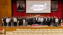 Başkan vekili Çiçek: "Mikrofon Gençlikte" programının ilk konuğu oldu