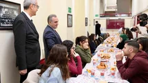 Rektör Prof. Dr. Altun, Eczacılık Fakültesi öğrencileri ile iftar yaptı