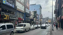 Gazipaşa Caddesi’nde hatalı parklara sürücüler isyan etti