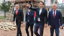 AK Parti Mersin İl Başkanlığı Açıkladı: 86 Okul Yeniden İnşa Edildi, 52'si Yolda