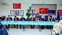 Vali Yılmaz, vatani görevini yapan er ve erbaşlar ile iftar yaptı