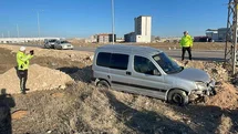 Karaman’da yoldan çıkan hafif ticari aracın sürücüsü yaralandı