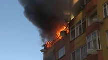 Esenler'de Bina Çatısında Yangın Çıktı