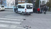 Çorum’da minibüs ile motosiklet çarpıştı: 1 yaralı