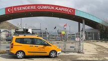 Hakkari'de Sınır Kapısında Bekleyiş Devam Ediyor